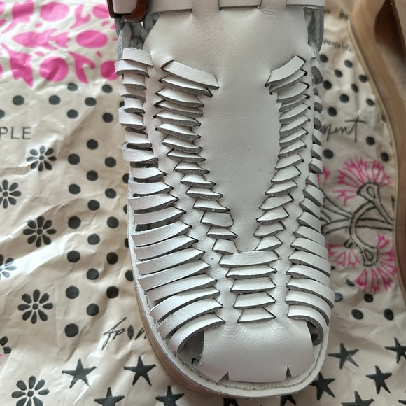 Jeffrey Campbell Free People White Wedge Sandals - Size 8 - Worn once - Picture 3 of 14